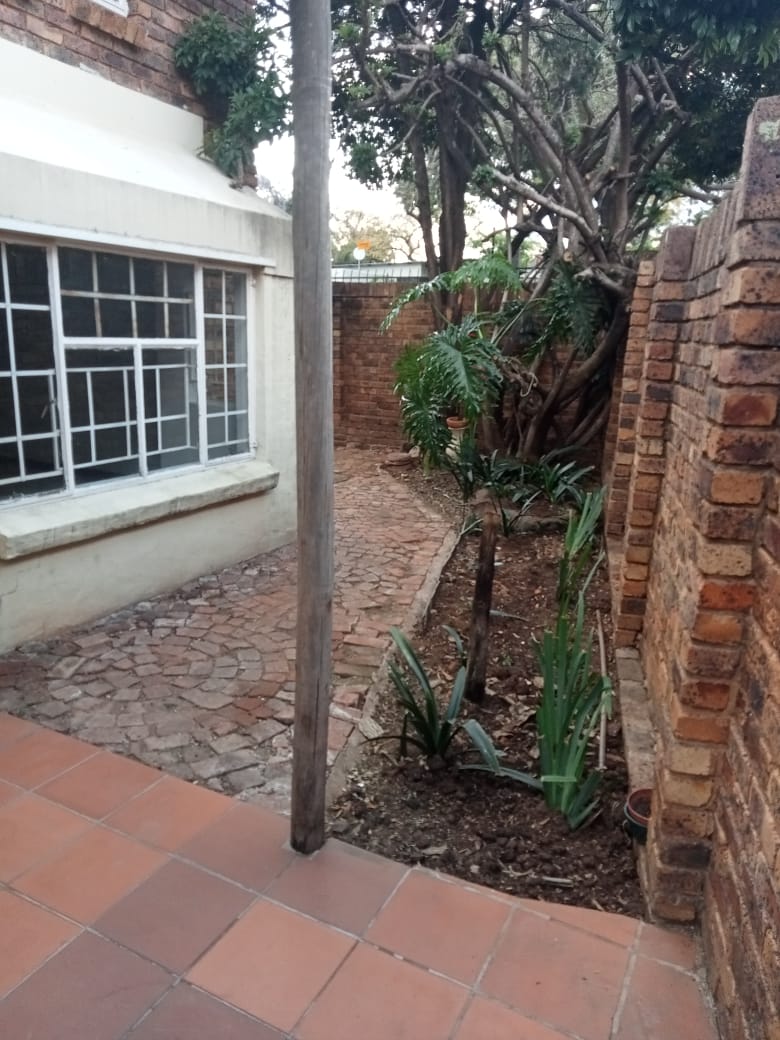 To Let 3 Bedroom Property for Rent in Garsfontein Gauteng
