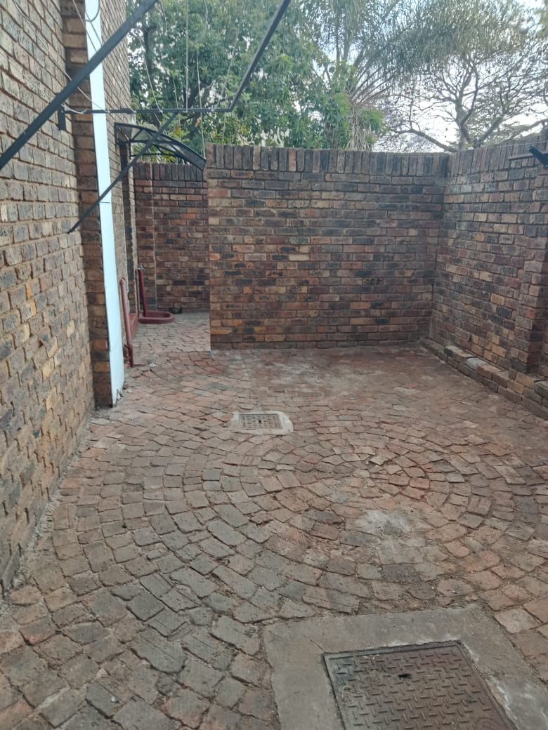 To Let 3 Bedroom Property for Rent in Garsfontein Gauteng