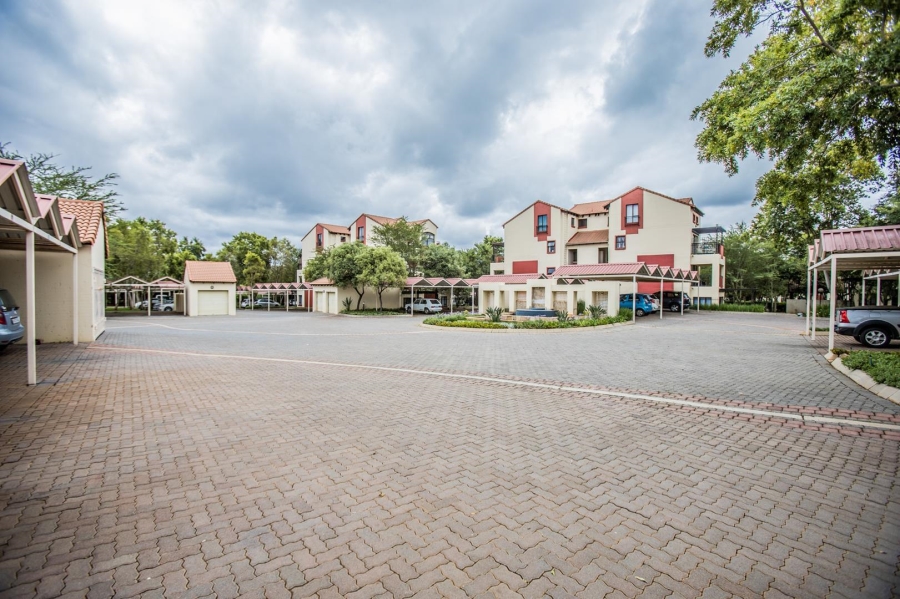 1 Bedroom Property for Sale in Oukraal Estate Gauteng