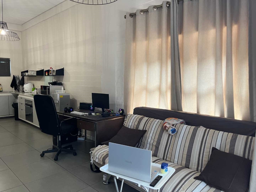 1 Bedroom Property for Sale in Linden Gauteng