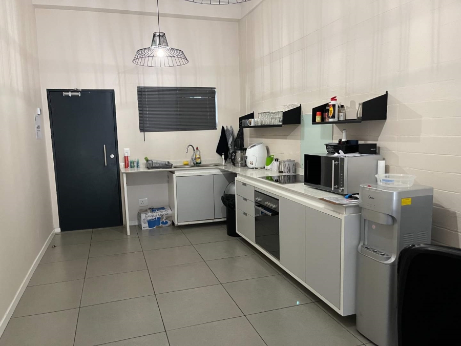 1 Bedroom Property for Sale in Linden Gauteng