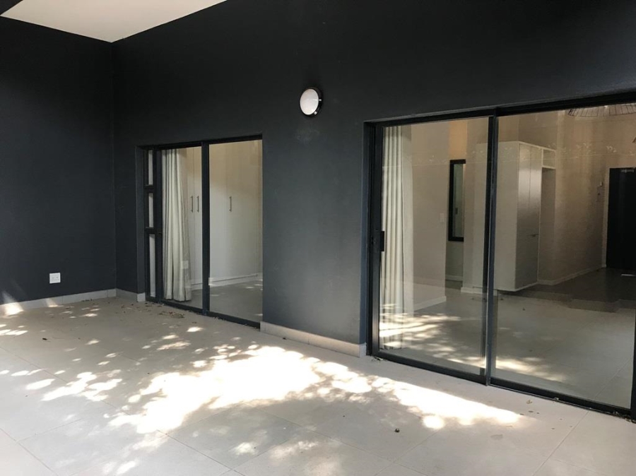 1 Bedroom Property for Sale in Linden Gauteng