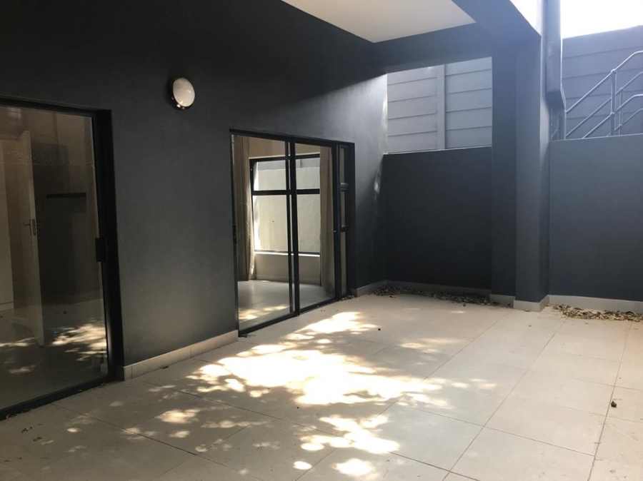 1 Bedroom Property for Sale in Linden Gauteng