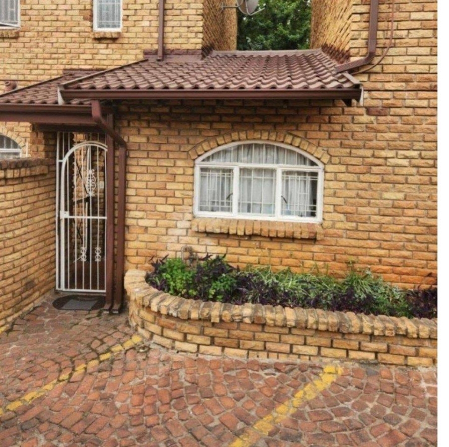 2 Bedroom Property for Sale in Lyndhurst Gauteng