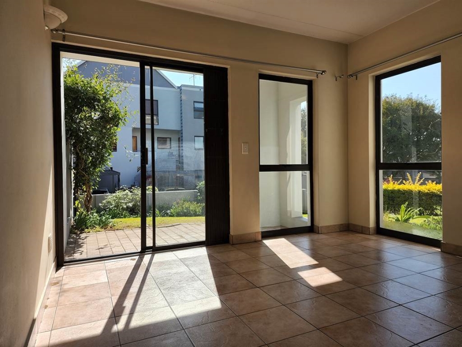 To Let 2 Bedroom Property for Rent in Magaliessig Gauteng