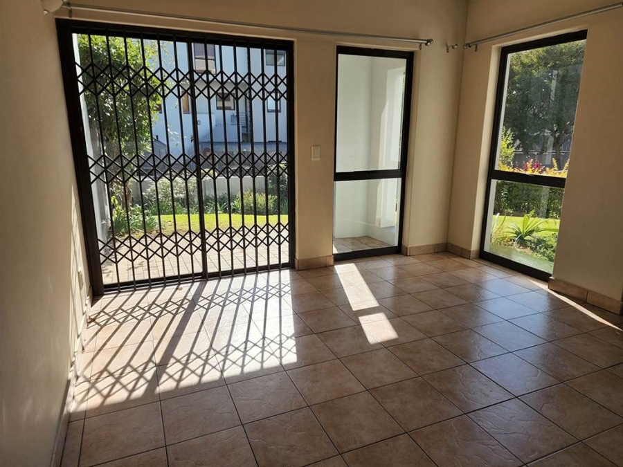 To Let 2 Bedroom Property for Rent in Magaliessig Gauteng