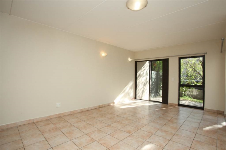 To Let 2 Bedroom Property for Rent in Magaliessig Gauteng