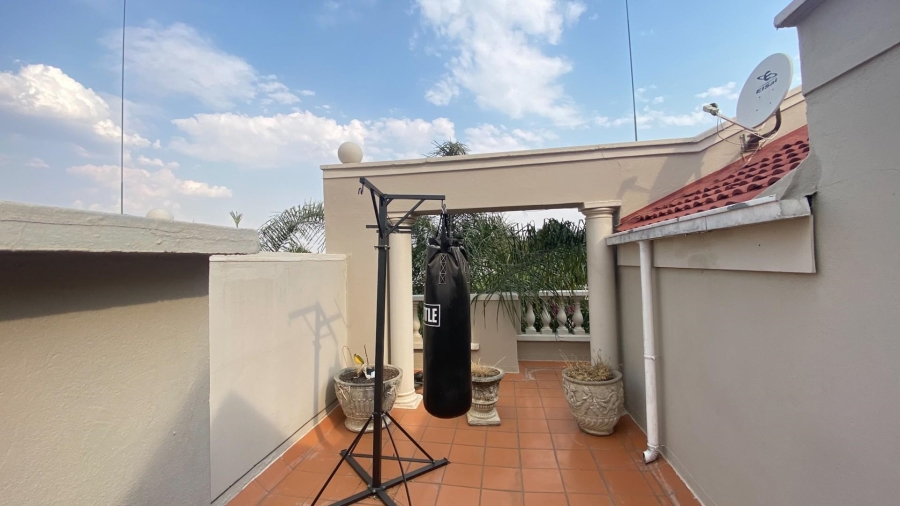 2 Bedroom Property for Sale in Morningside Gauteng