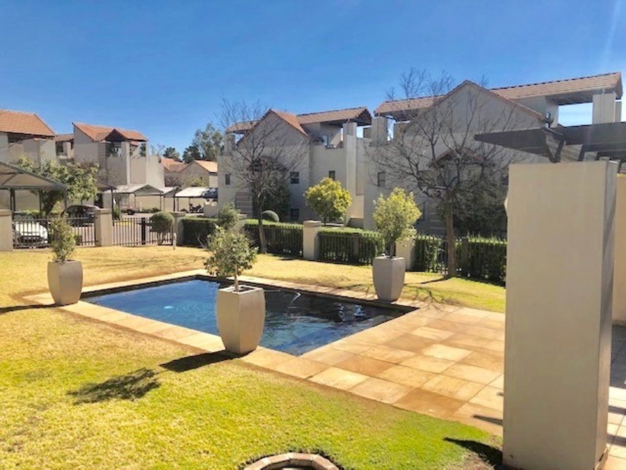 To Let 2 Bedroom Property for Rent in Fourways Gauteng