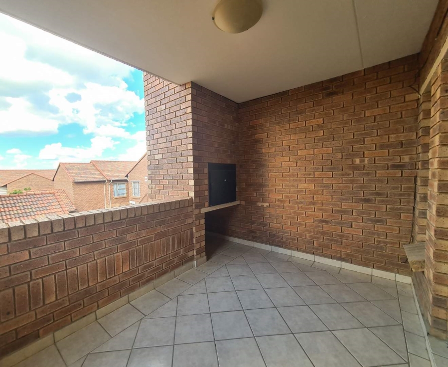 To Let 2 Bedroom Property for Rent in Hazeldean Gauteng