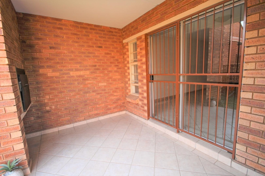 To Let 2 Bedroom Property for Rent in Hazeldean Gauteng