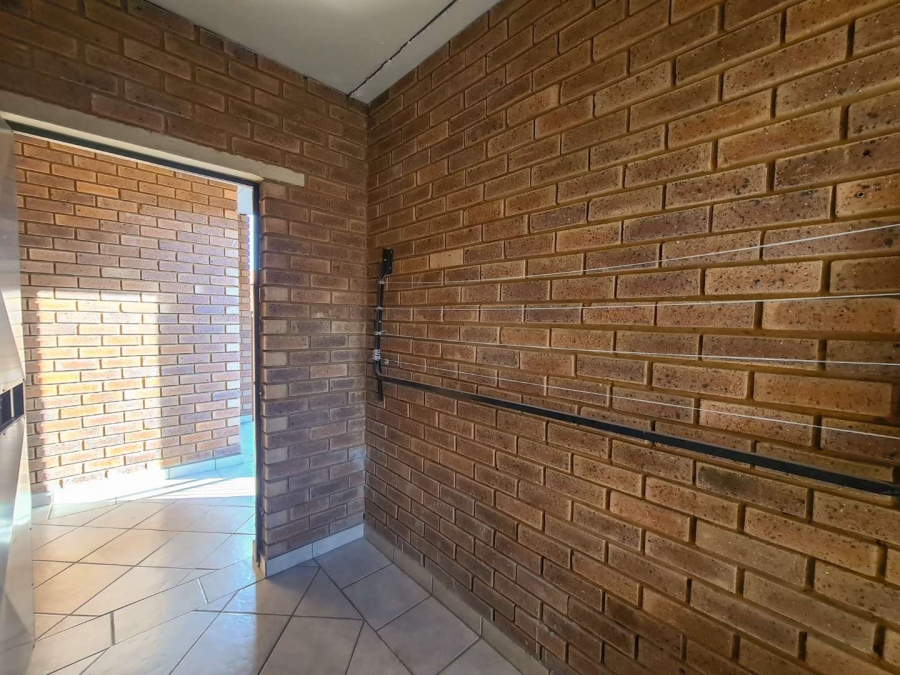 To Let 2 Bedroom Property for Rent in Hazeldean Gauteng