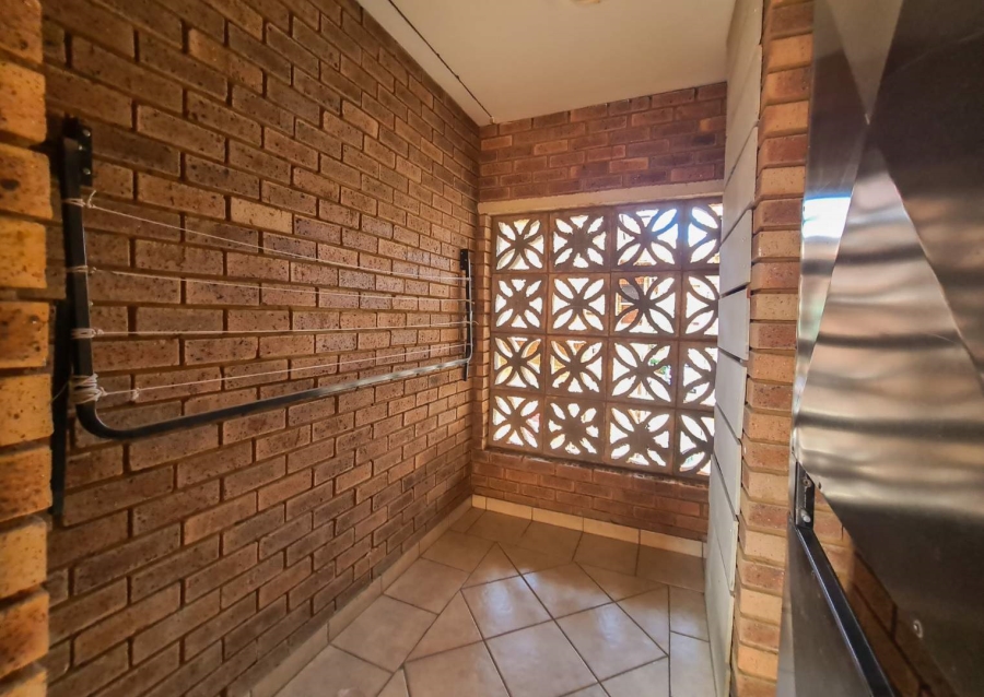 To Let 2 Bedroom Property for Rent in Hazeldean Gauteng
