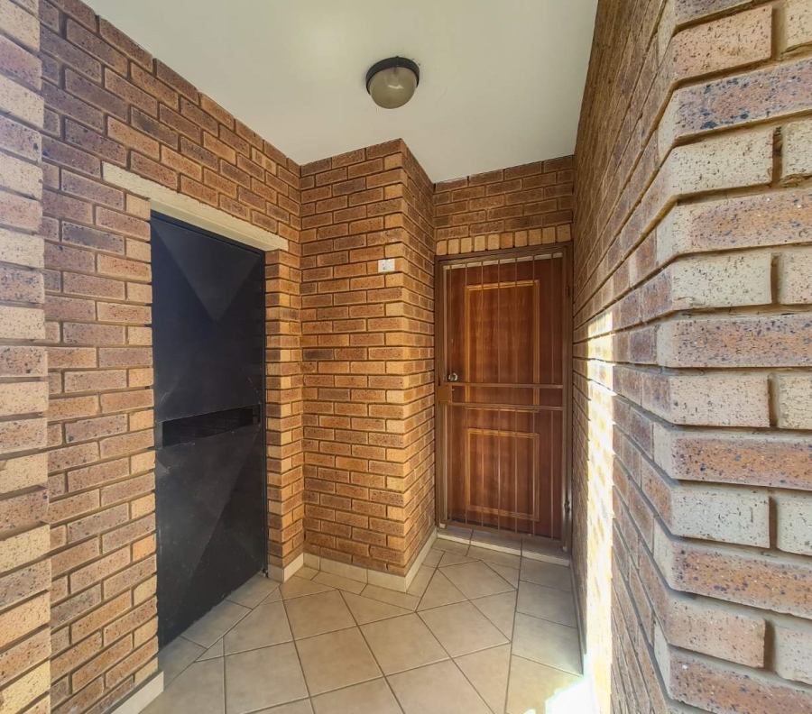 To Let 2 Bedroom Property for Rent in Hazeldean Gauteng