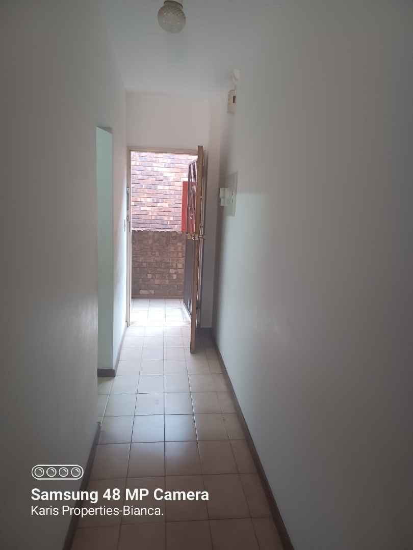To Let 2 Bedroom Property for Rent in Annlin Gauteng