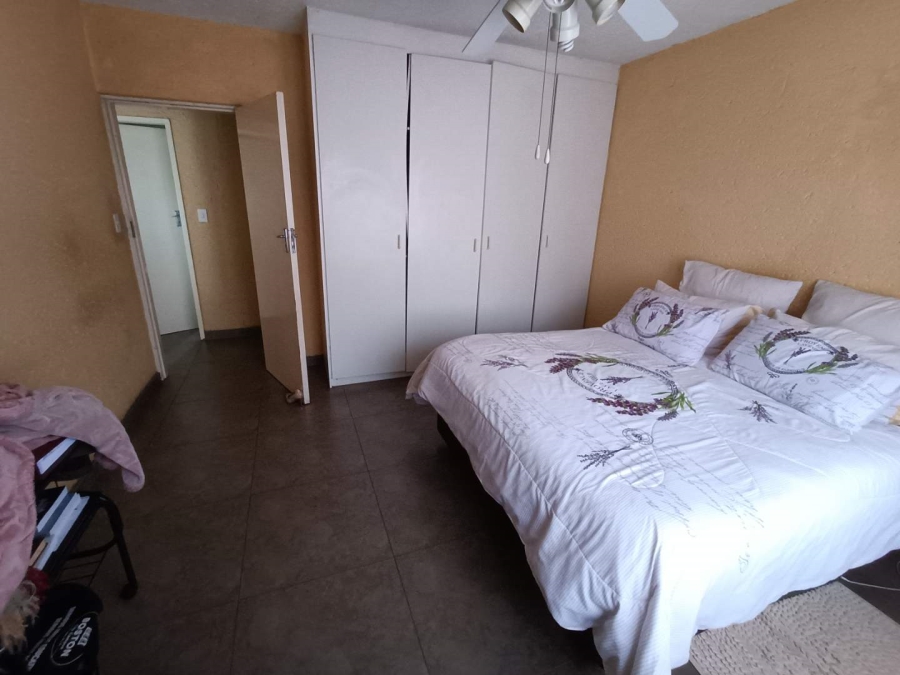 2 Bedroom Property for Sale in Die Hoewes Gauteng