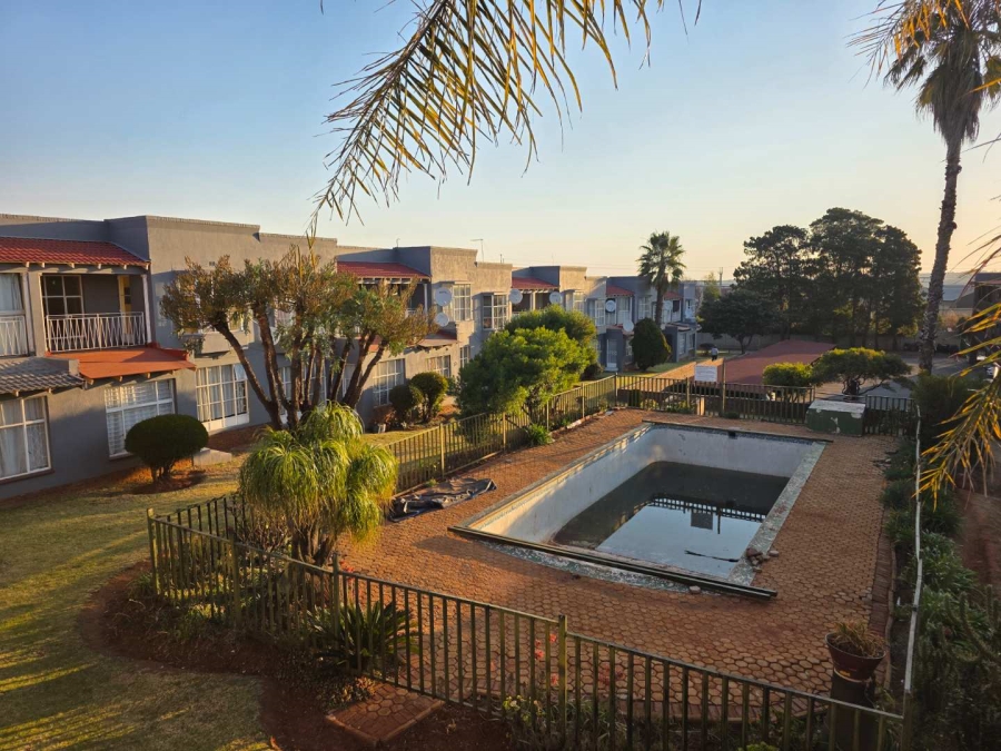 1 Bedroom Property for Sale in Horison Gauteng