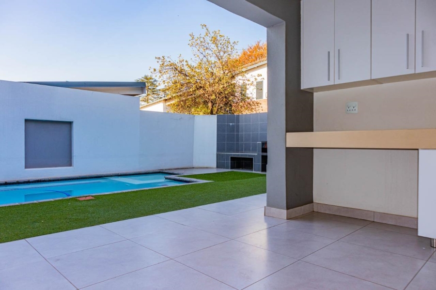 To Let 2 Bedroom Property for Rent in Rivonia Gauteng