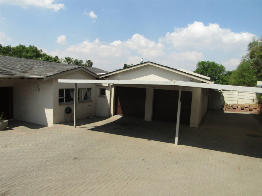 To Let 4 Bedroom Property for Rent in Glenhazel Gauteng