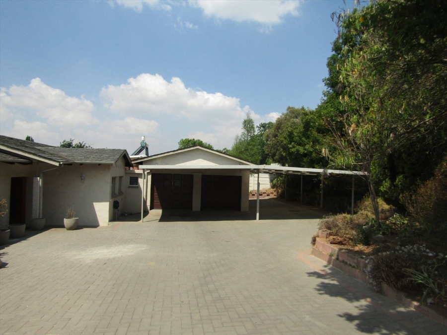 To Let 4 Bedroom Property for Rent in Glenhazel Gauteng