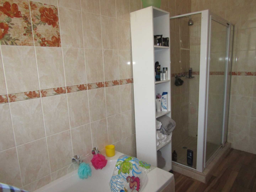 4 Bedroom Property for Sale in Glenhazel Gauteng