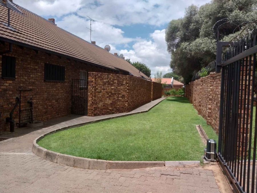 2 Bedroom Property for Sale in Silverton Gauteng