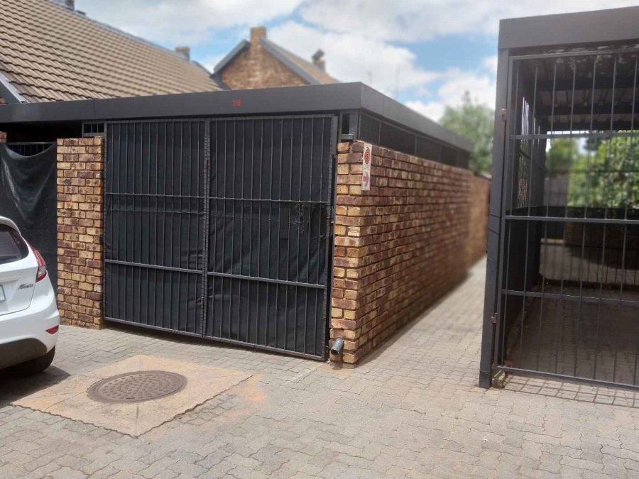 2 Bedroom Property for Sale in Silverton Gauteng