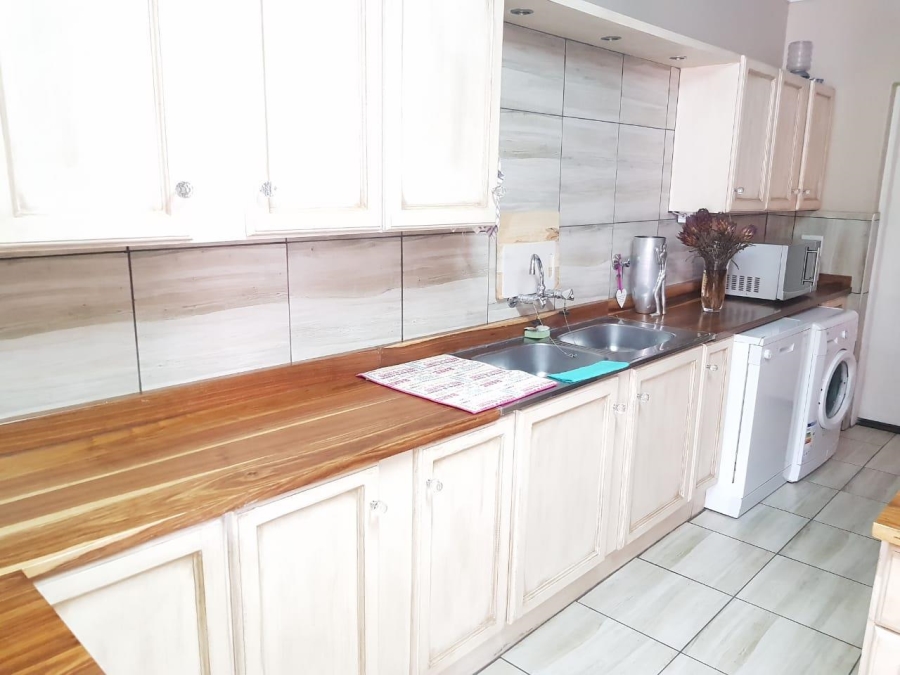 3 Bedroom Property for Sale in Hennopspark Gauteng