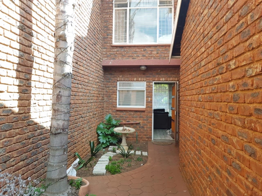 3 Bedroom Property for Sale in Hennopspark Gauteng