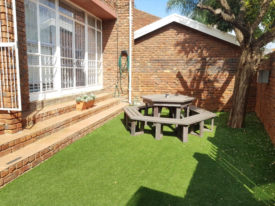 3 Bedroom Property for Sale in Hennopspark Gauteng