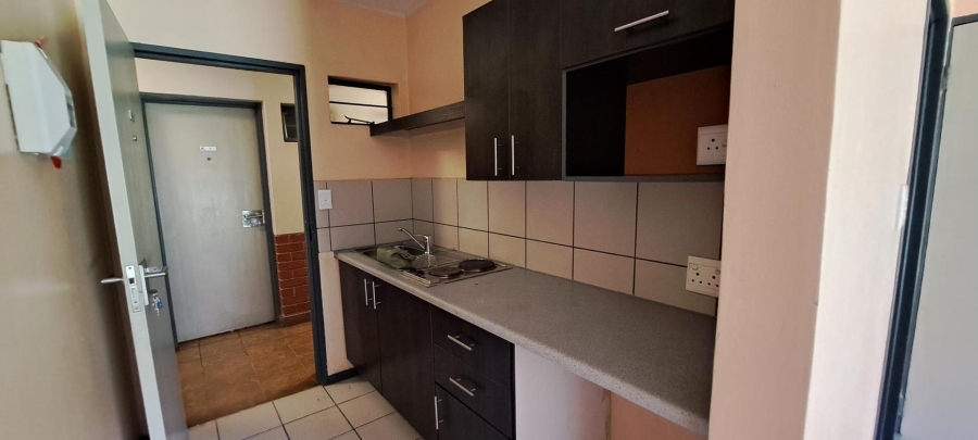 1 Bedroom Property for Sale in Willowbrook Gauteng