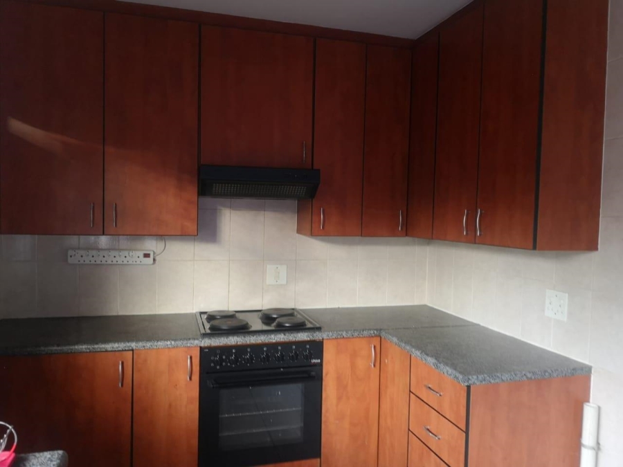 To Let 3 Bedroom Property for Rent in New Redruth Gauteng