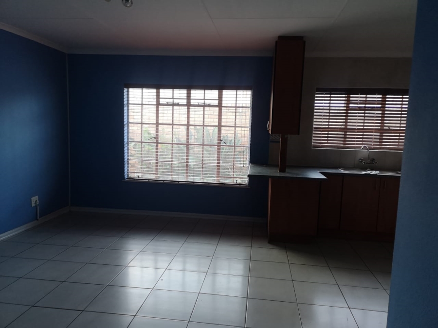 To Let 3 Bedroom Property for Rent in New Redruth Gauteng
