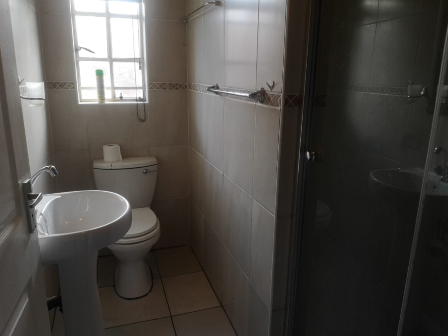 To Let 3 Bedroom Property for Rent in New Redruth Gauteng