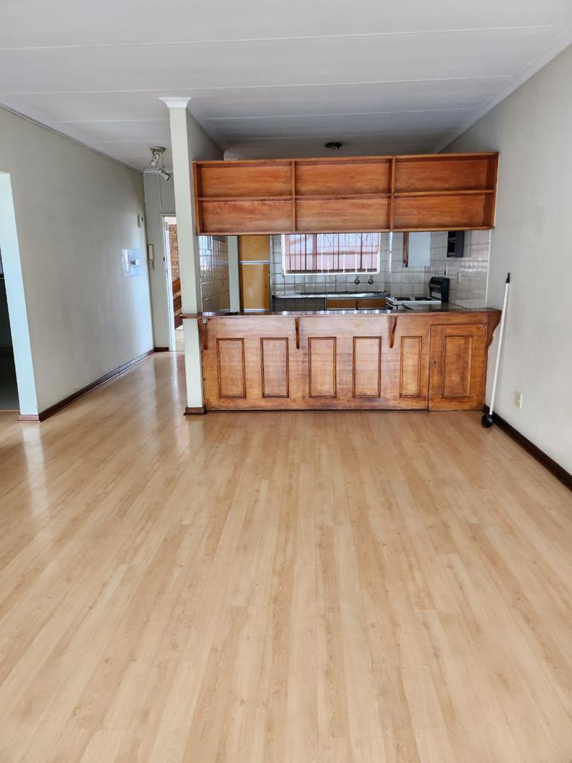 To Let 2 Bedroom Property for Rent in Gosforth Park Gauteng