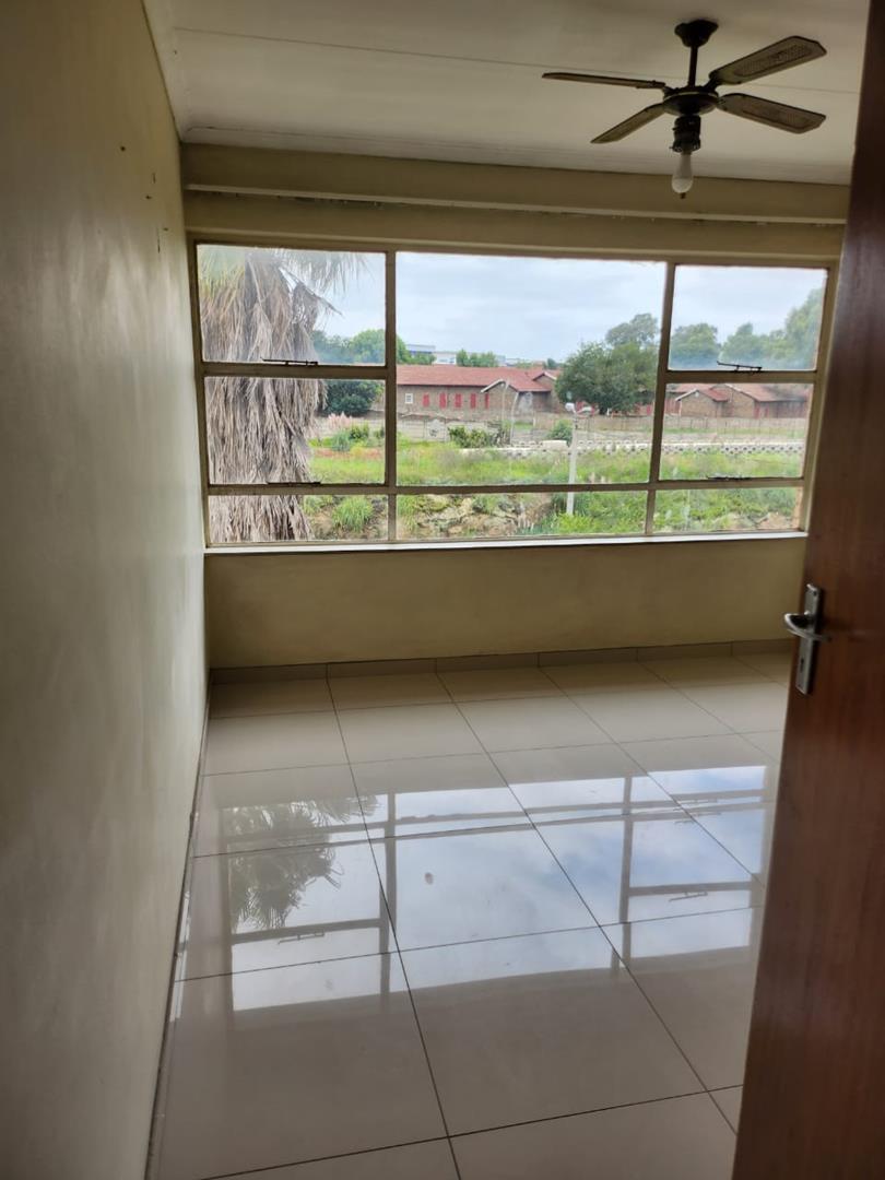 To Let 2 Bedroom Property for Rent in Gosforth Park Gauteng