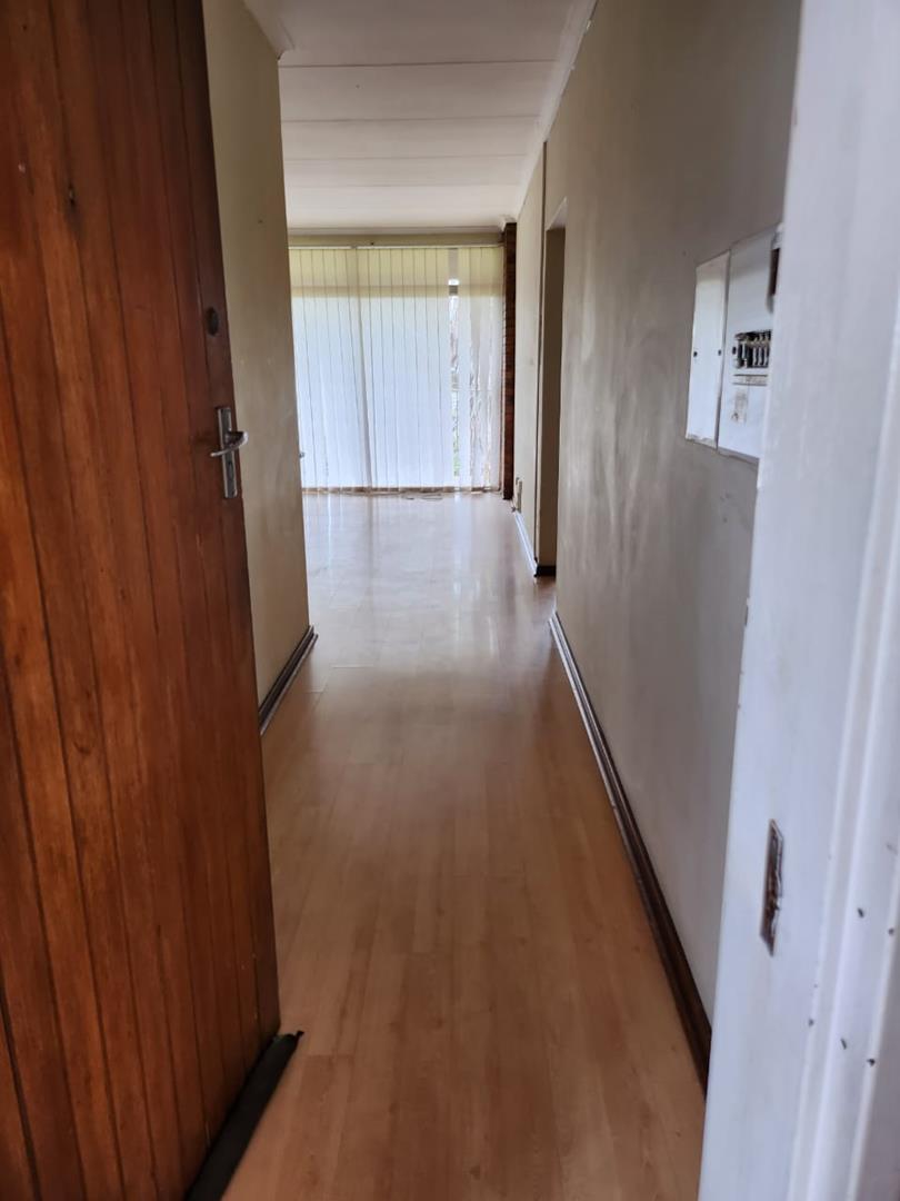 To Let 2 Bedroom Property for Rent in Gosforth Park Gauteng
