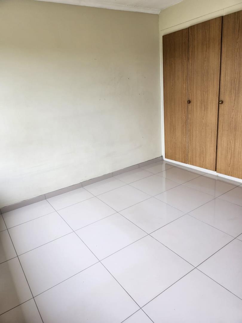 To Let 2 Bedroom Property for Rent in Gosforth Park Gauteng
