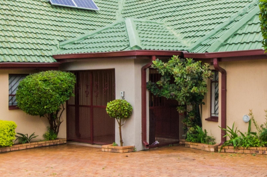 4 Bedroom Property for Sale in Diepkloof Gauteng