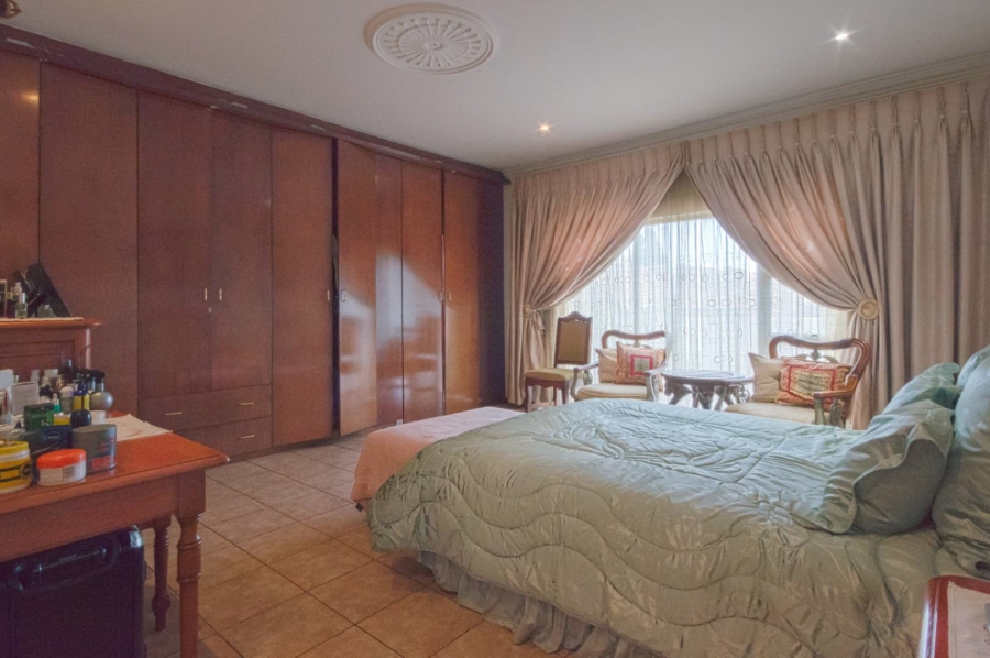 4 Bedroom Property for Sale in Diepkloof Gauteng