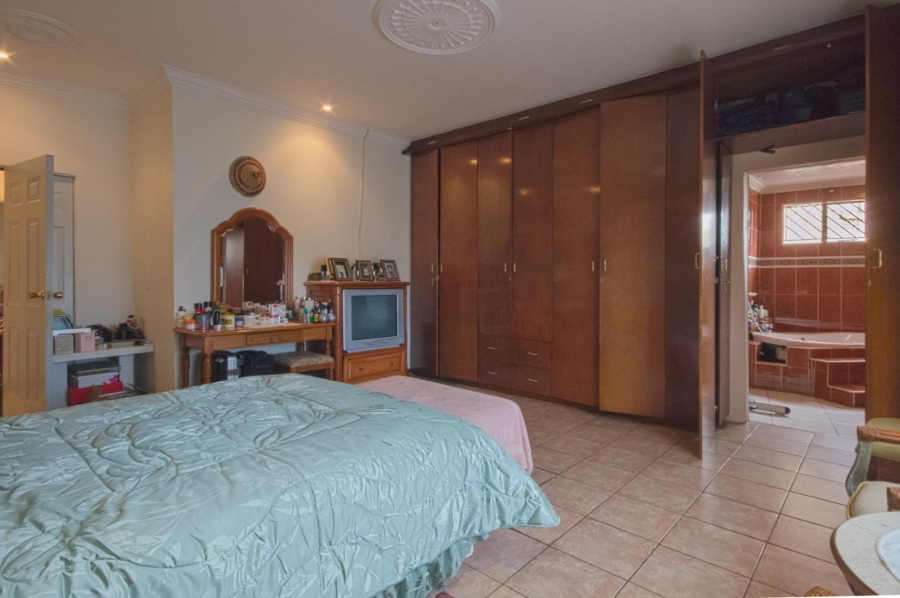 4 Bedroom Property for Sale in Diepkloof Gauteng