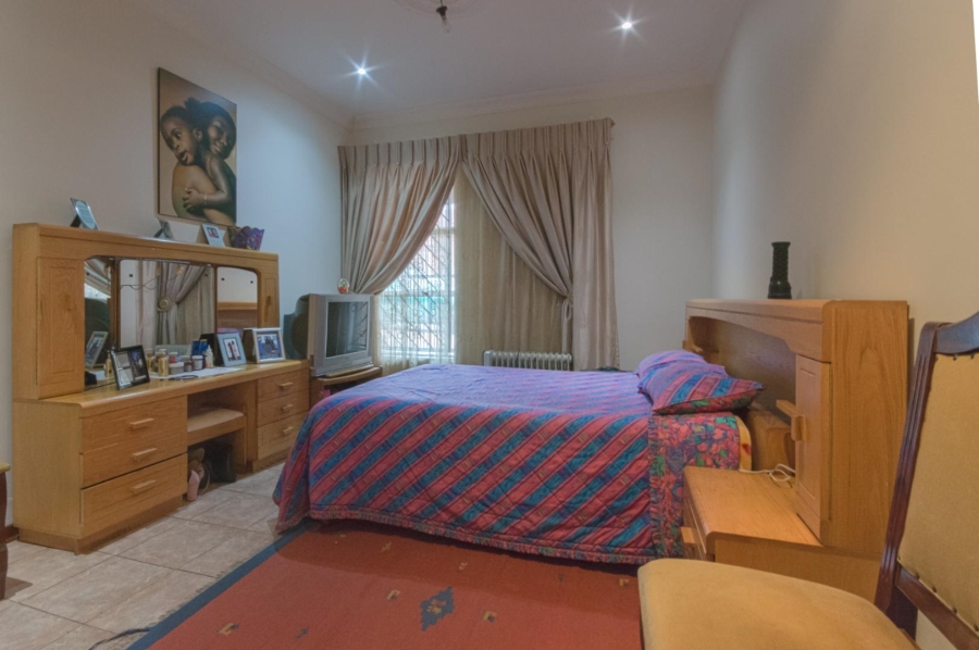 4 Bedroom Property for Sale in Diepkloof Gauteng
