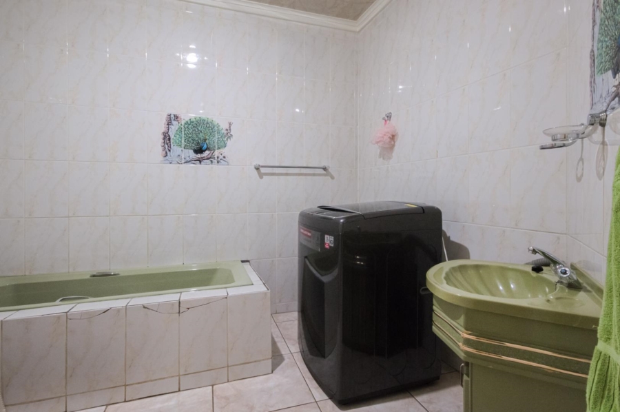 4 Bedroom Property for Sale in Diepkloof Gauteng