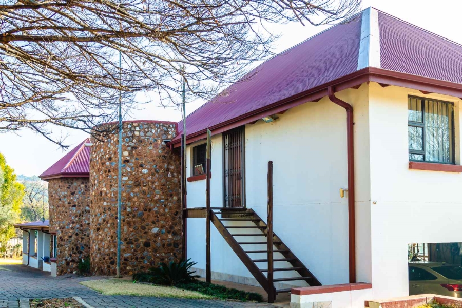 5 Bedroom Property for Sale in Hennops River Gauteng