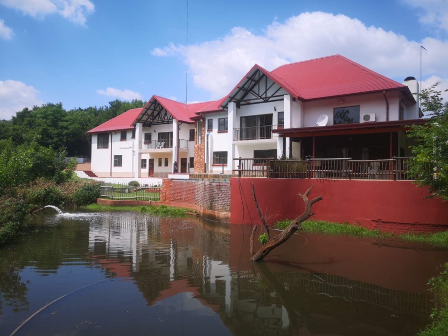 5 Bedroom Property for Sale in Hennops River Gauteng