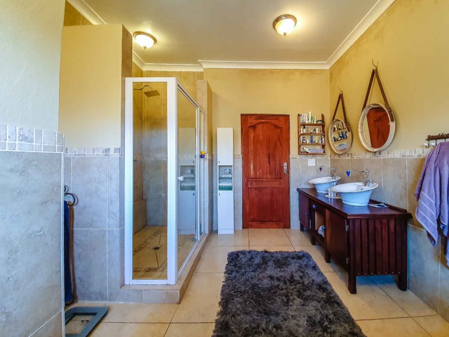 5 Bedroom Property for Sale in Hennops River Gauteng