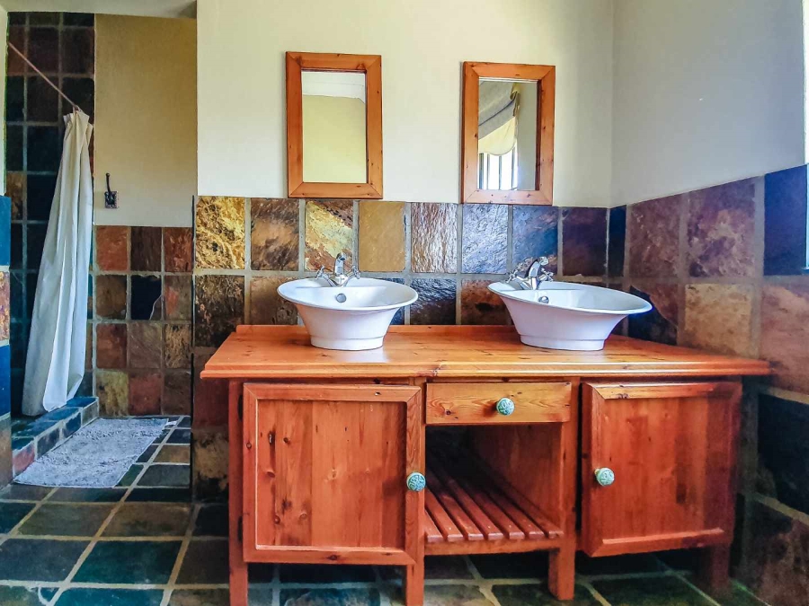 5 Bedroom Property for Sale in Hennops River Gauteng