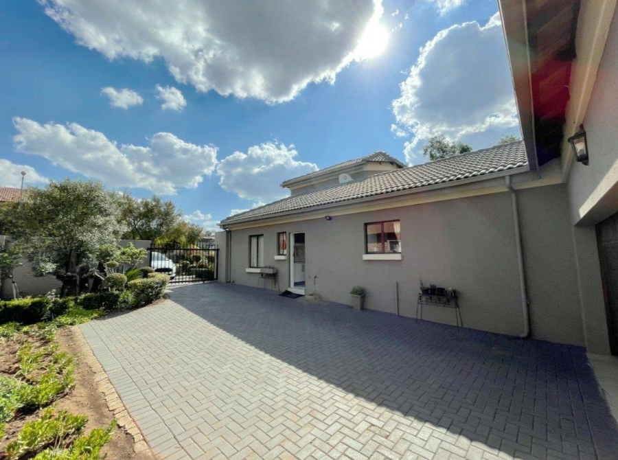 To Let 3 Bedroom Property for Rent in Willow Acres Gauteng