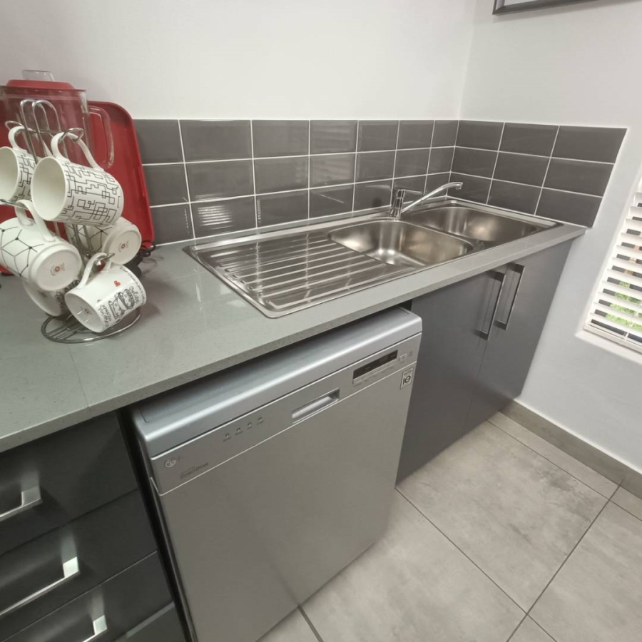 3 Bedroom Property for Sale in Thatchfield Estate Gauteng