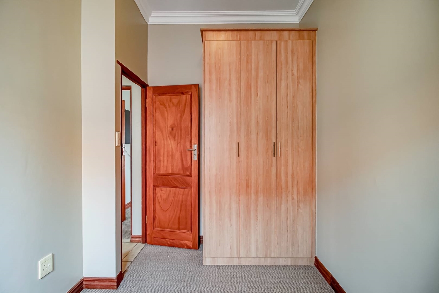 To Let 3 Bedroom Property for Rent in Faerie Glen Gauteng